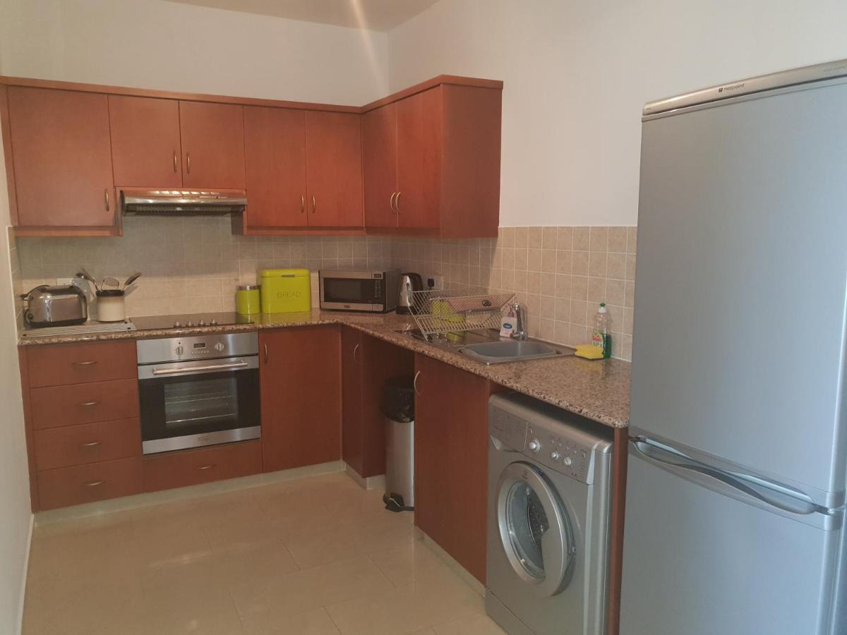 Stunning Apartment C106 With Balcony Looking Over Pool Peyia Buitenkant foto