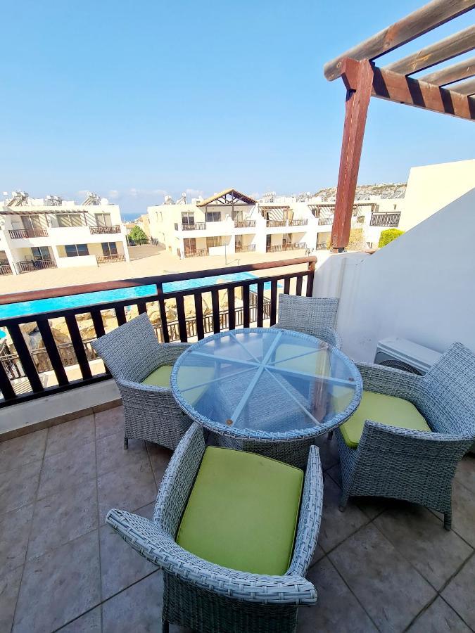 Stunning Apartment C106 With Balcony Looking Over Pool Peyia Buitenkant foto