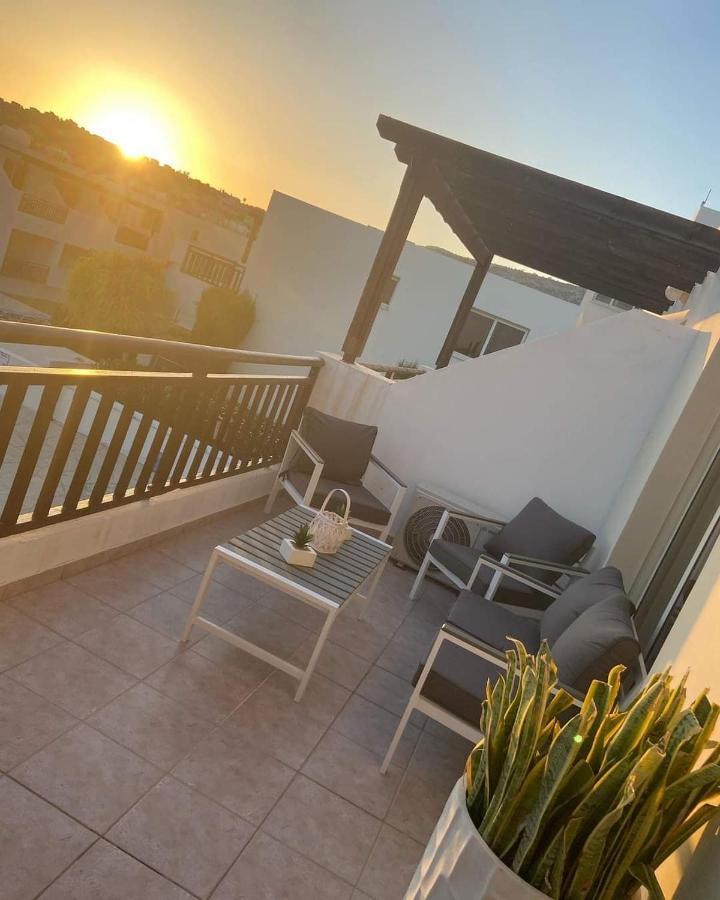 Stunning Apartment C106 With Balcony Looking Over Pool Peyia Buitenkant foto