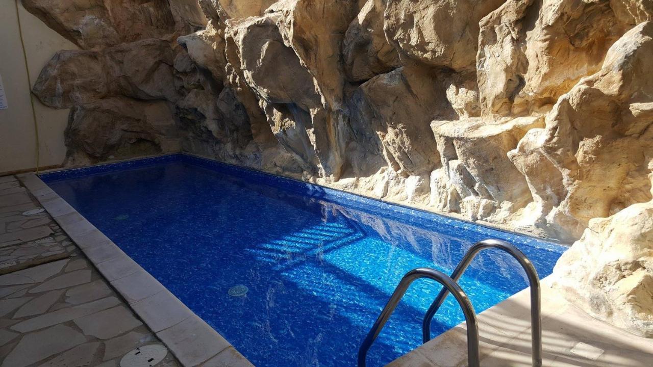 Stunning Apartment C106 With Balcony Looking Over Pool Peyia Buitenkant foto